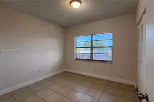 3675 W 11th Ave, Hialeah, FL 33012 - Photo 16