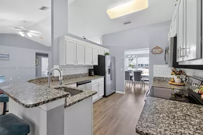 1020 NW 14th St, Cape Coral, FL 33993 - Photo 12
