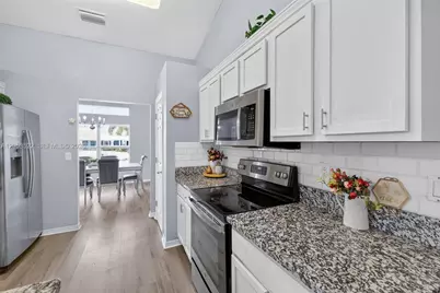 1020 NW 14th St, Cape Coral, FL 33993 - Photo 14