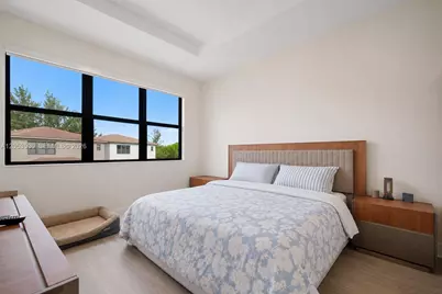 918 NE 191st St, Miami, FL 33179 - Photo 22