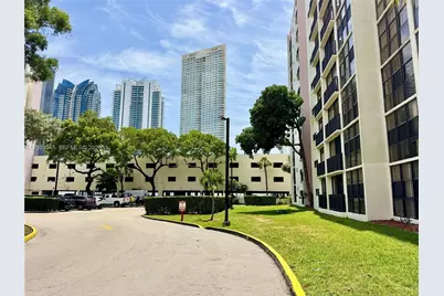 17011 N Bay Rd #117, Sunny Isles Beach, FL 33160 - Photo 2