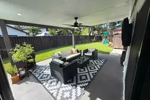 1490 Flamingo Ct, Pembroke Pines, FL 33026 - Photo 4