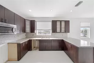850 NW 168th Ave, Pembroke Pines, FL 33028 - Photo 14