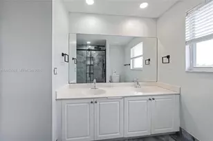 850 NW 168th Ave, Pembroke Pines, FL 33028 - Photo 32