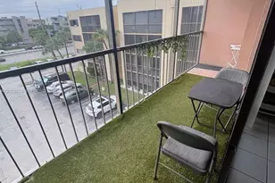 8615 NW 8th St, Miami, FL 33126 - Photo 14