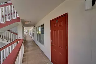 208 Greenbrier C, West Palm Beach, FL 33417 - Photo 4