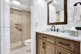 208 Greenbrier C, West Palm Beach, FL 33417 - Photo 32