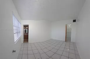 13707 Kendale Lakes Cir, Miami, FL 33183 - Photo 12