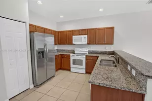 9011 SW 227th St, Cutler Bay, FL 33190 - Photo 4