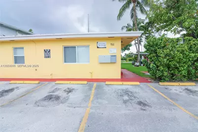 716 NE 8th St #4, Hallandale Beach, FL 33009 - Photo 4