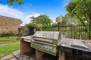 5950 Del Lago Cir, Sunrise, FL 33313 - Photo 24