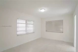 3675 W 11th Ave, Hialeah, FL 33012 - Photo 10