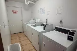 7035 NW 186th St, Hialeah, FL 33015 - Photo 14