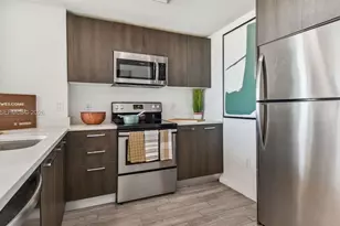 230 NE 4th St, Miami, FL 33132 - Photo 22