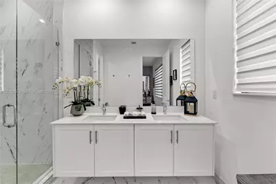 4374 NW 81st Ave, Doral, FL 33166 - Photo 20