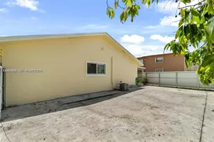330 W 74th Pl, Hialeah, FL 33014 - Photo 10
