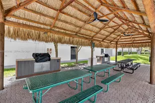 19501 W Country Club Dr, Aventura, FL 33180 - Photo 32