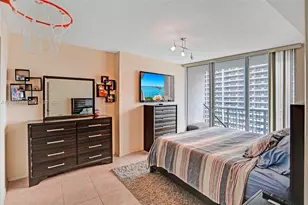 1750 N Bayshore Dr, Miami, FL 33132 - Photo 22