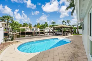 2424 NE 18th Ave, Wilton Manors, FL 33305 - Photo 32