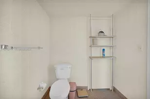 7135 Collins Ave, Miami Beach, FL 33141 - Photo 32