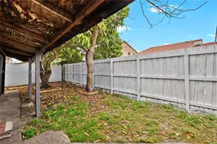 12262 SW 10th St, Miami, FL 33184 - Photo 24