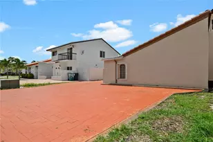 12262 SW 10th St, Miami, FL 33184 - Photo 2