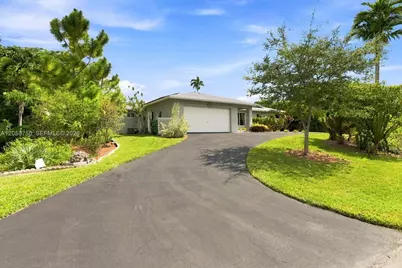 8445 SW 181st Ter, Palmetto Bay, FL 33157 - Photo 2