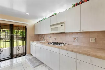 601 E 22nd St #601, Hialeah, FL 33013 - Photo 14