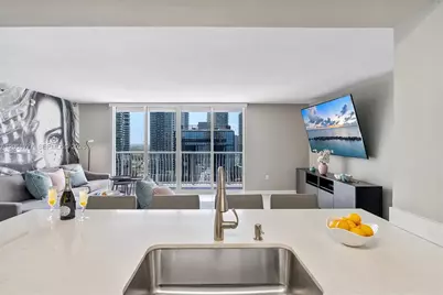 1200 Brickell Bay Dr #2423, Miami, FL 33131 - Photo 10