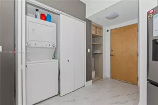 350 S Miami Ave, Miami, FL 33130 - Photo 12