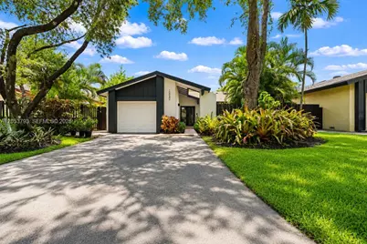10932 SW 135th Ct Cir, Miami, FL 33186 - Photo 2