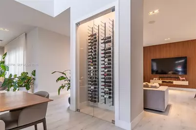 10043 NW 75th Ter, Doral, FL 33178 - Photo 14