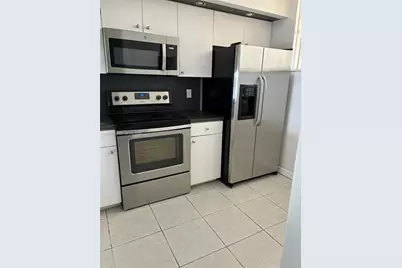 112 Lake Emerald Dr #207, Oakland Park, FL 33309 - Photo 8