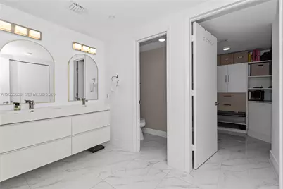 350 S Miami Ave #2102, Miami, FL 33130 - Photo 22