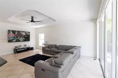 10873 NW 71st St, Doral, FL 33178 - Photo 14