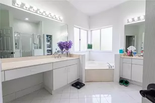 10873 NW 71st St, Doral, FL 33178 - Photo 36