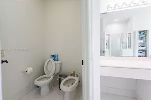 10873 NW 71st St, Doral, FL 33178 - Photo 38