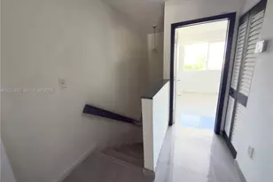 14010 NE 3rd Ct, Miami, FL 33161 - Photo 8