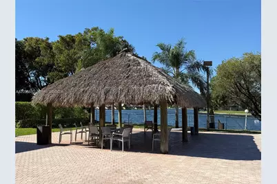 1000 Colony Point Cir #303, Pembroke Pines, FL 33026 - Photo 16