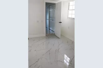 1237 NW 33rd Ave, Miami, FL 33125 - Photo 6