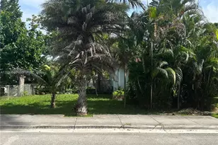 1760 NE 160th St, North Miami Beach, FL 33162 - Photo 2