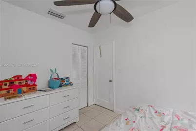 681 NE 1st Pl, Hialeah, FL 33010 - Photo 22