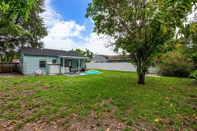 681 NE 1st Pl, Hialeah, FL 33010 - Photo 26