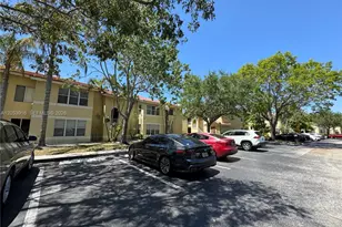 417 Vista Isles Dr, Sunrise, FL 33325 - Photo 2