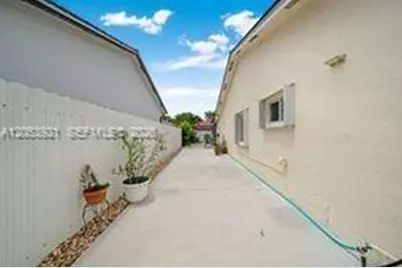 15431 SW 177th Ter, Miami, FL 33187 - Photo 32