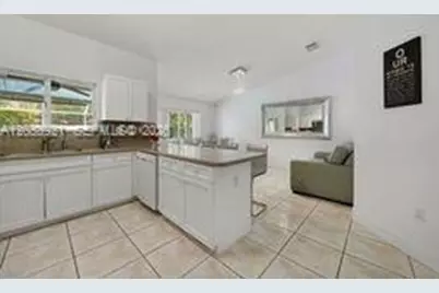 15431 SW 177th Ter, Miami, FL 33187 - Photo 14