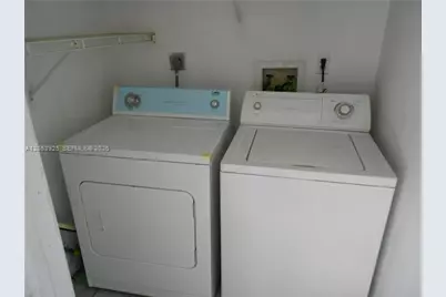 829 NE 199th St #204, Miami, FL 33179 - Photo 10
