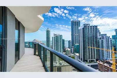 45 SW 9th St #3303, Miami, FL 33130 - Photo 2
