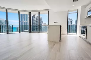 45 SW 9th St, Miami, FL 33130 - Photo 4