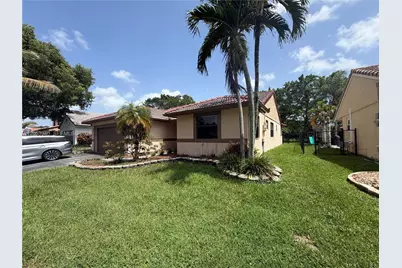 15600 Gauntlet Hall Mnr, Davie, FL 33331 - Photo 2